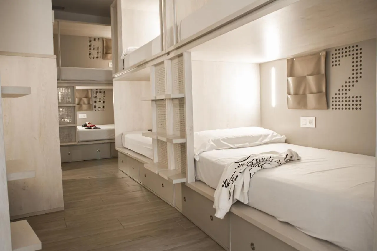 Room00 Salvador Hostel Σεβίλλη