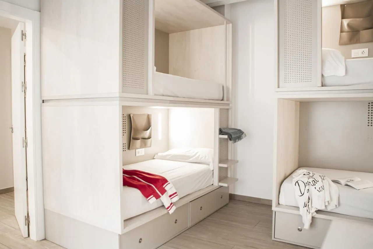 Room00 Salvador Hostel Σεβίλλη