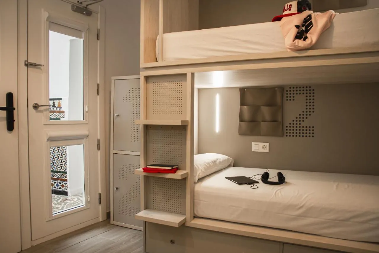 Room00 Salvador Hostel Σεβίλλη